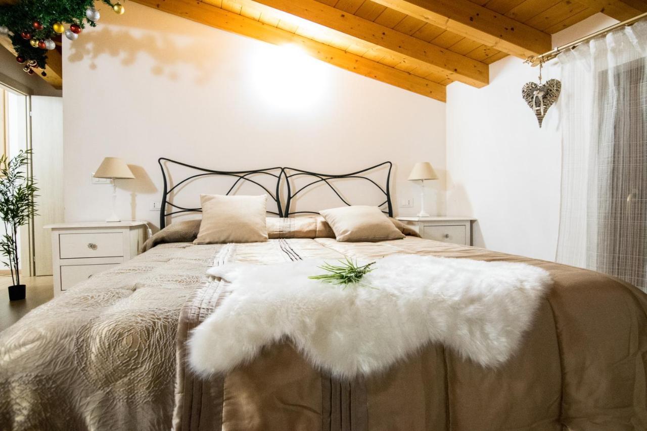 B&B Al Vicolo Di Mezzo Monzambano Bagian luar foto